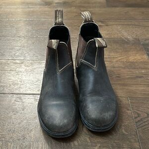 Blundstone Chelsea boots